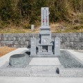 新田様：津山型9寸角布団四重台「夫婦墓」及び巻石工事